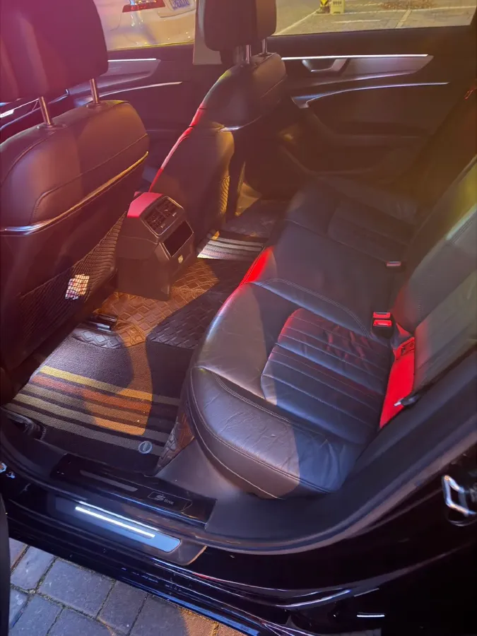 2019 Mercedes-Benz GLC Class 2.0T 245HP L4 9AT,autocango,china used car exporter,china ev exporter,chinese used car exporter,chinese used ev exporter