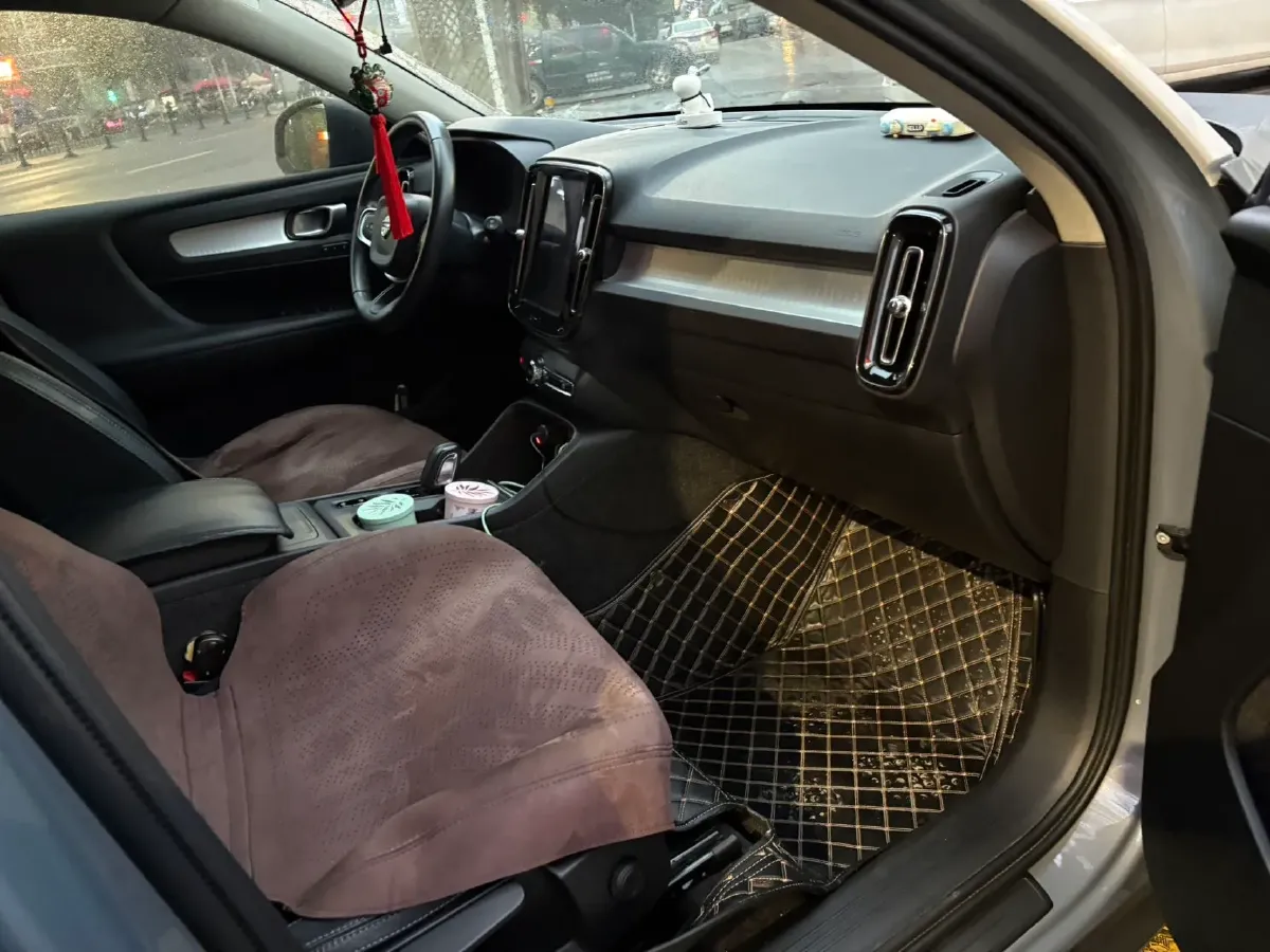 2020 Volvo XC40 1.5T 163HP L3 8AT,autocango,china used car exporter,china ev exporter,chinese used car exporter,chinese used ev exporter