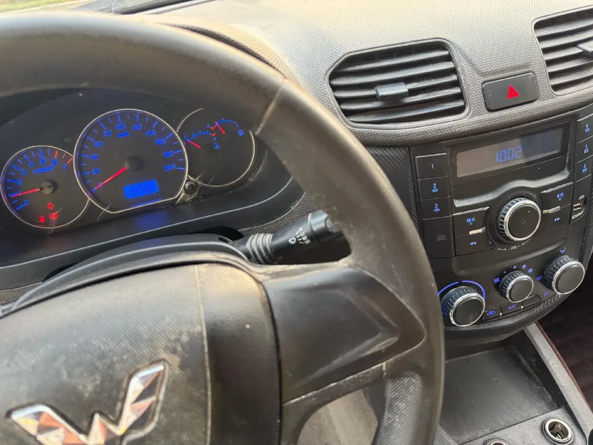 2016 WuLing HongGuang 1.5L 112HP L4 5MT,autocango,china used car exporter,china ev exporter,chinese used car exporter,chinese used ev exporter