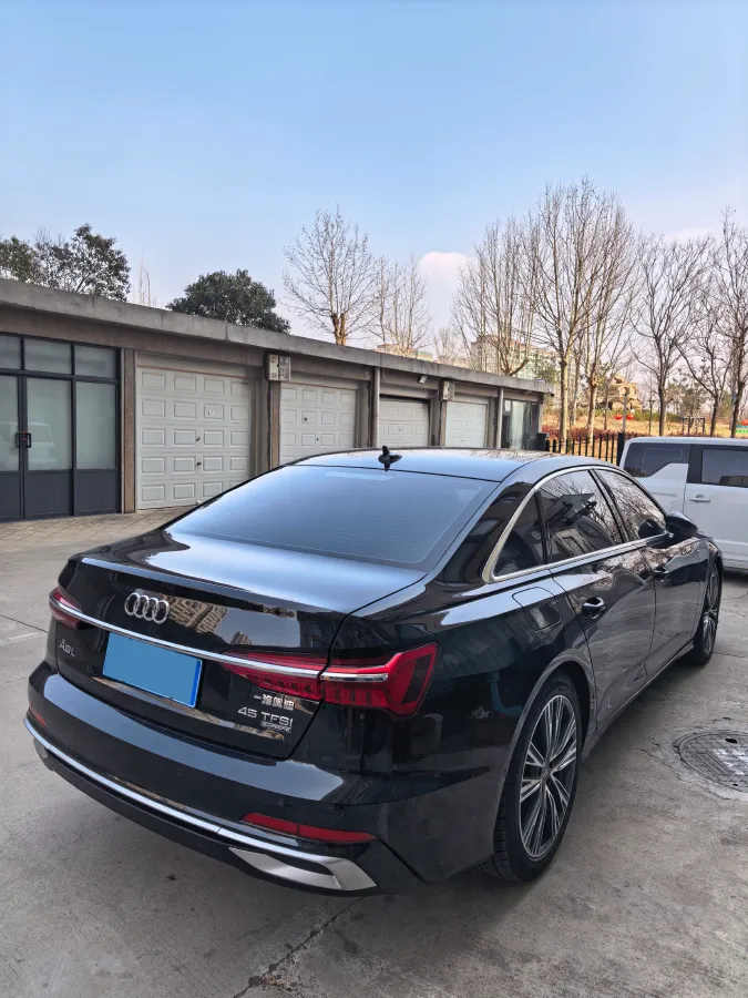 2021 Audi A6L 2.0T 224HP L4 7DCT,autocango,china used car exporter,china ev exporter,chinese used car exporter,chinese used ev exporter
