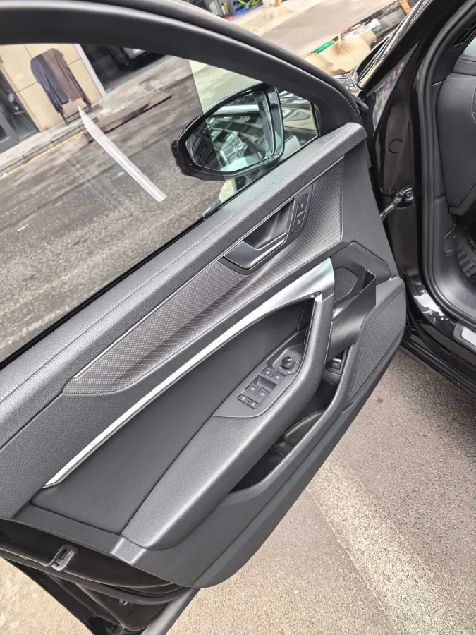 2021 Audi A6L 2.0T 224HP L4 7DCT,autocango,china used car exporter,china ev exporter,chinese used car exporter,chinese used ev exporter