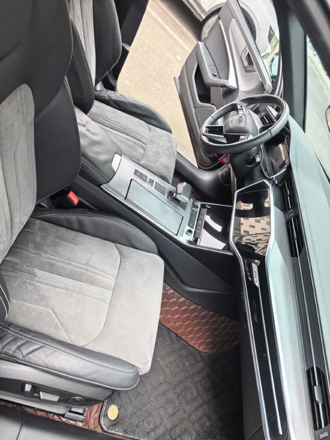 2021 Audi A6L 2.0T 224HP L4 7DCT,autocango,china used car exporter,china ev exporter,chinese used car exporter,chinese used ev exporter