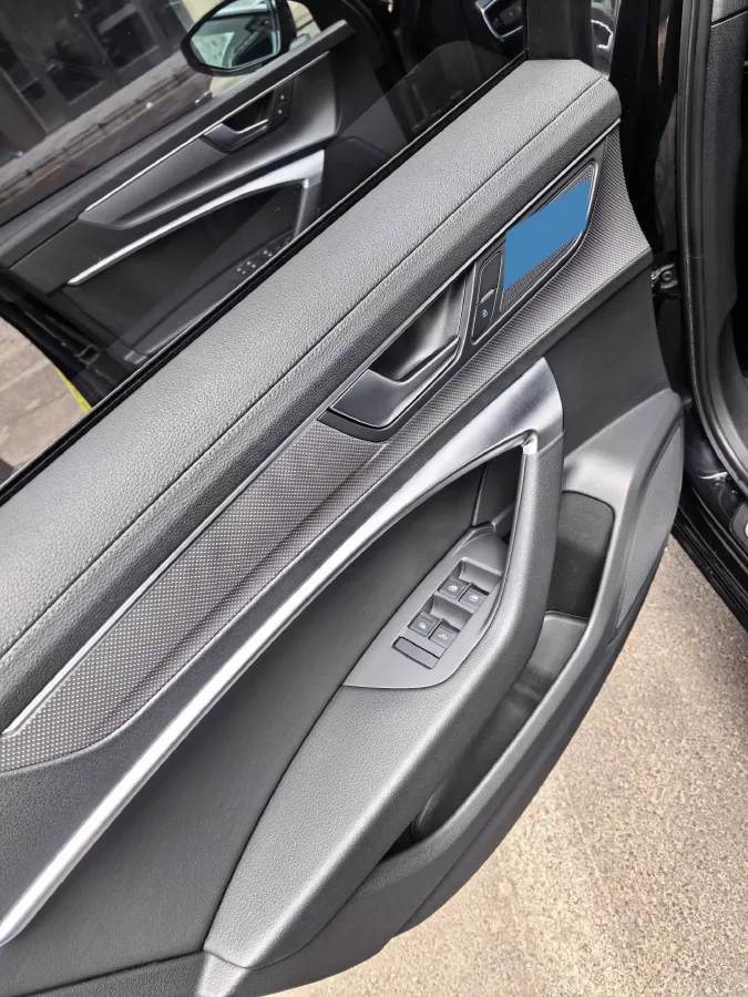 2021 Audi A6L 2.0T 224HP L4 7DCT,autocango,china used car exporter,china ev exporter,chinese used car exporter,chinese used ev exporter