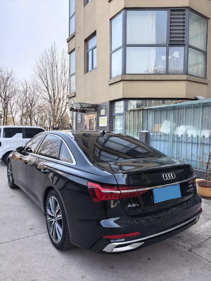 2021 Audi A6L 2.0T 224HP L4 7DCT,autocango,china used car exporter,china ev exporter,chinese used car exporter,chinese used ev exporter
