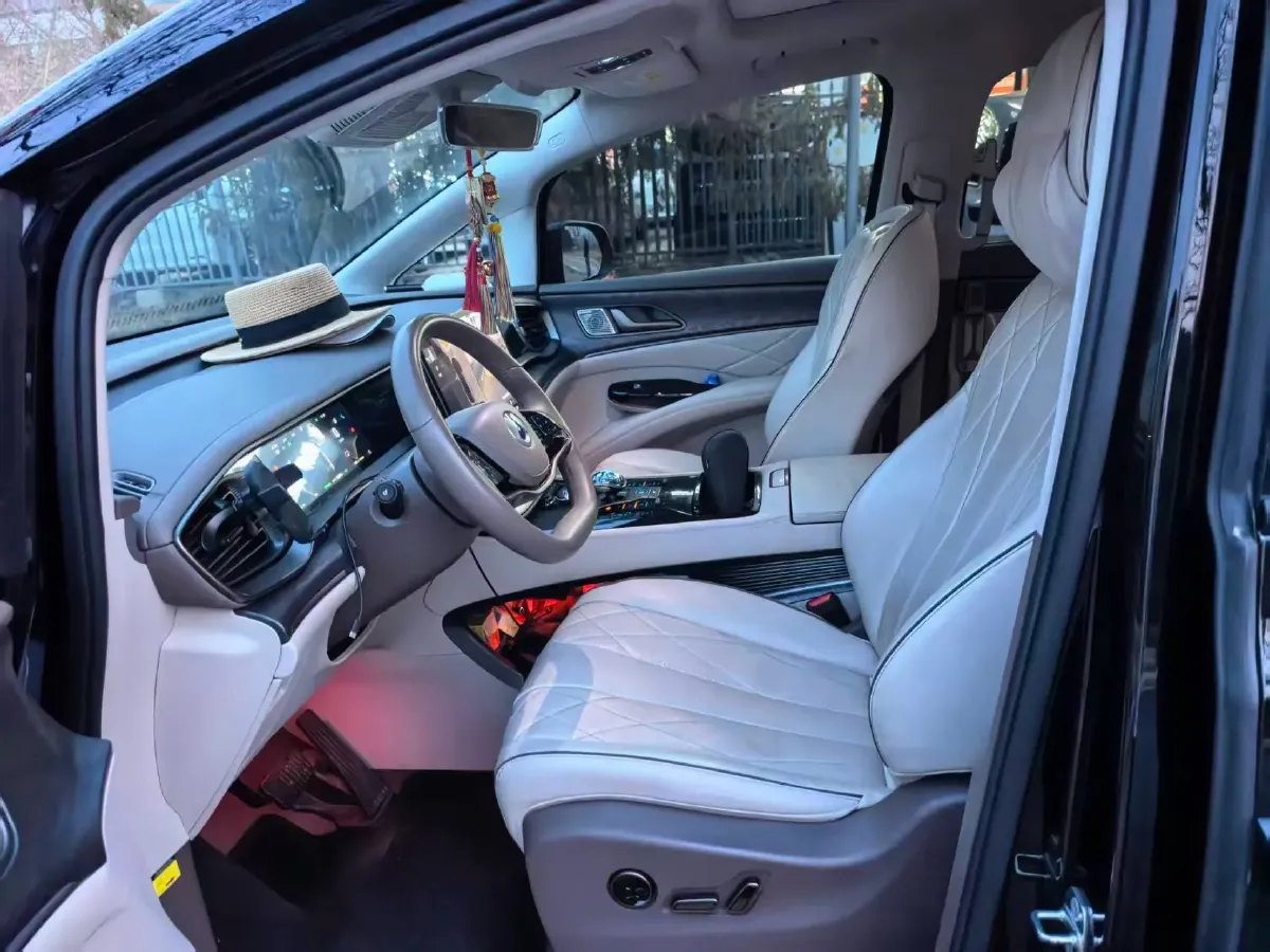 2022 HongQi HS7 3.0T 337HP V6 8AT,autocango,china used car exporter,china ev exporter,chinese used car exporter,chinese used ev exporter