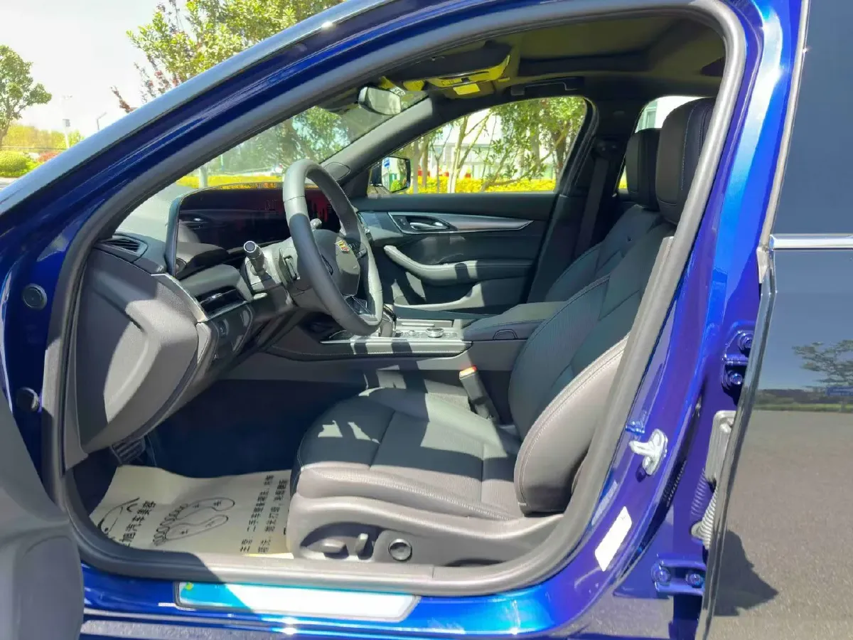 2024 Cadillac CT5 2.0T 237HP L4 10AT,autocango,china used car exporter,china ev exporter,chinese used car exporter,chinese used ev exporter