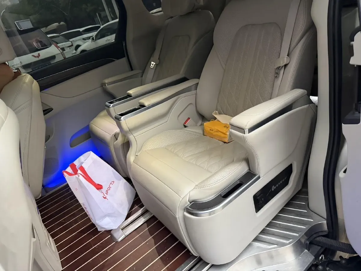 2018 Buick GL8 2.0T 260HP L4 6AT,autocango,china used car exporter,china ev exporter,chinese used car exporter,chinese used ev exporter