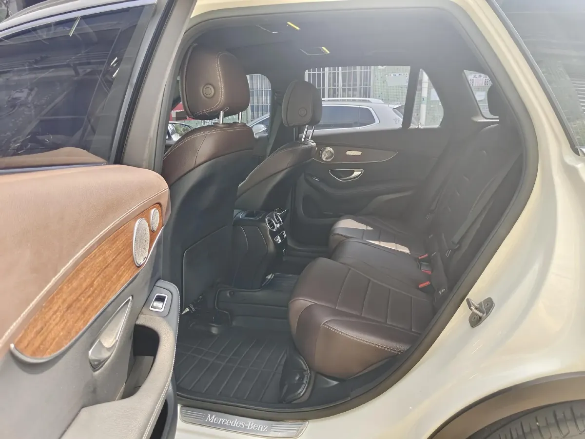 2021 Mercedes-Benz GLC Class 2.0T 258HP L4 9AT,autocango,china used car exporter,china ev exporter,chinese used car exporter,chinese used ev exporter