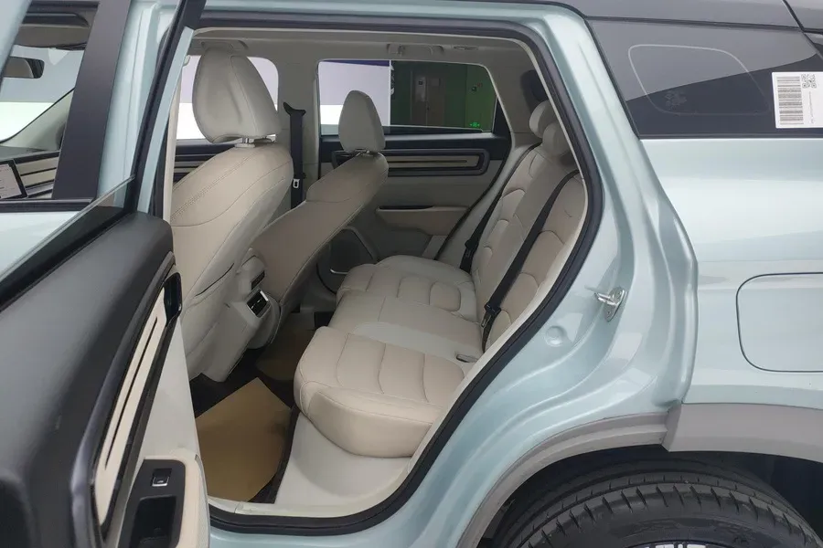 2023 Geely ICON 1.5T 181HP L4 7DCT,autocango,china used car exporter,china ev exporter,chinese used car exporter,chinese used ev exporter