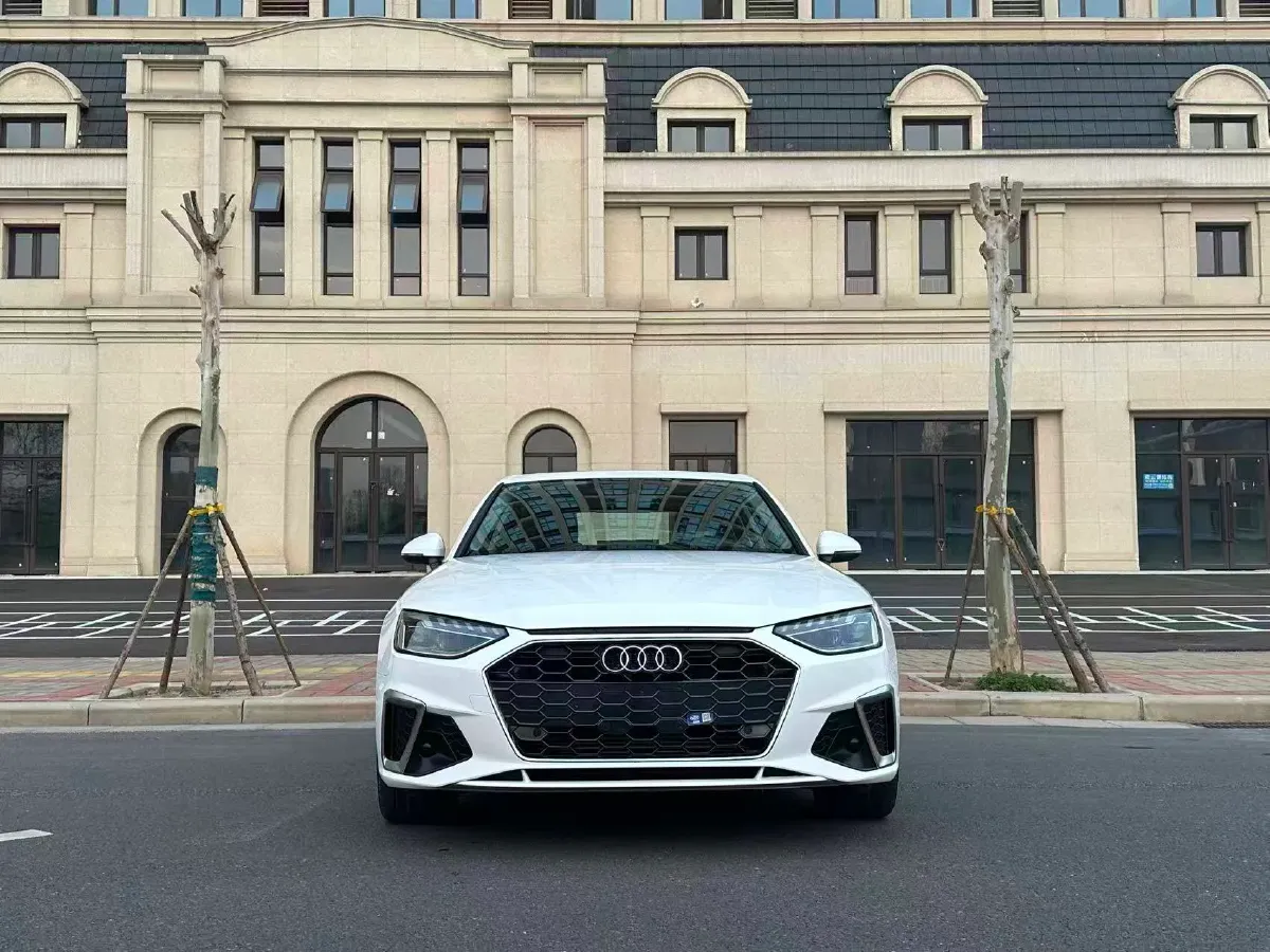 2023 Audi A4L 2.0T 190HP L4 7DCT,autocango,china used car exporter,china ev exporter,chinese used car exporter,chinese used ev exporter