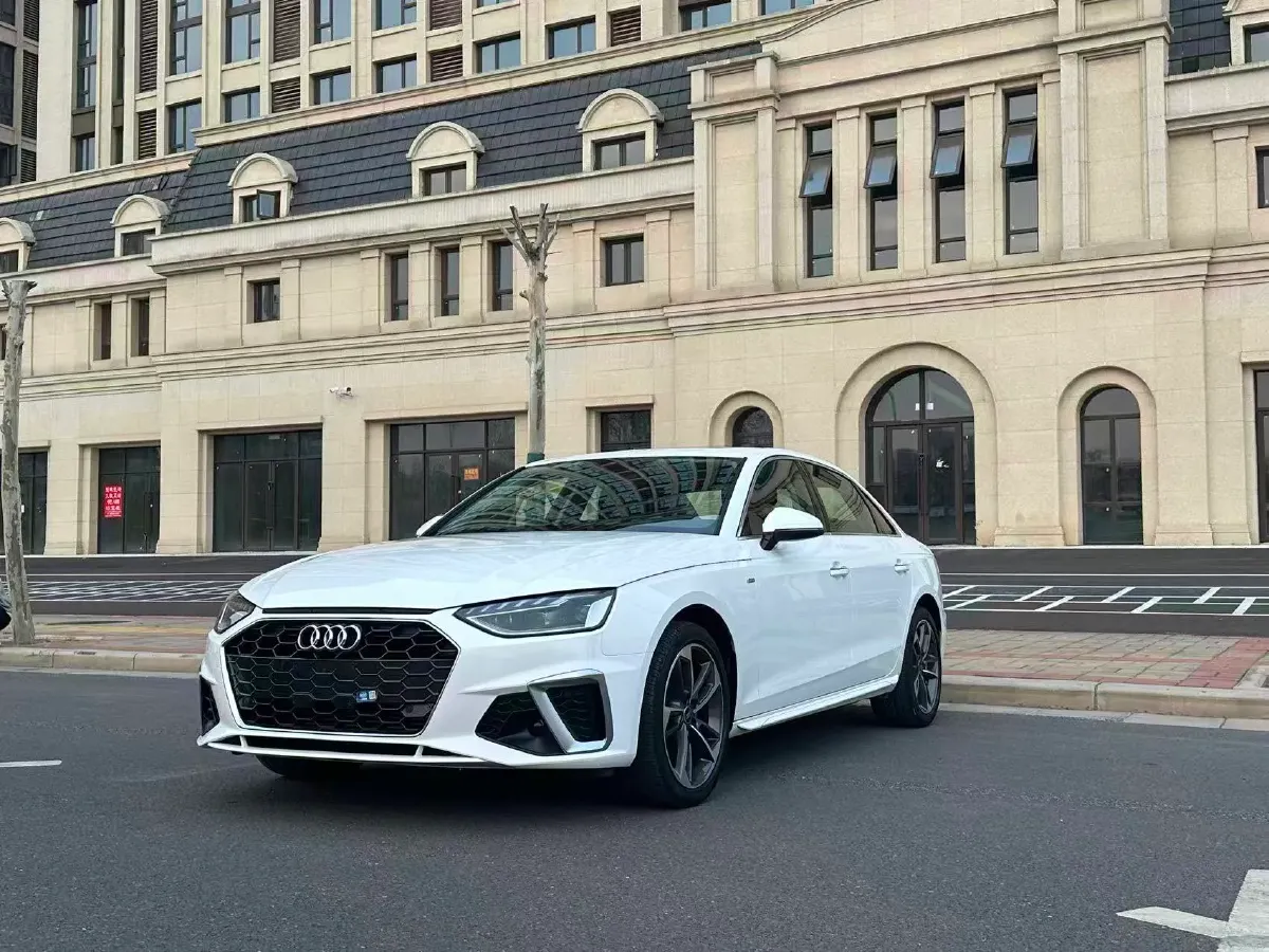 2023 Audi A4L 2.0T 190HP L4 7DCT,autocango,china used car exporter,china ev exporter,chinese used car exporter,chinese used ev exporter