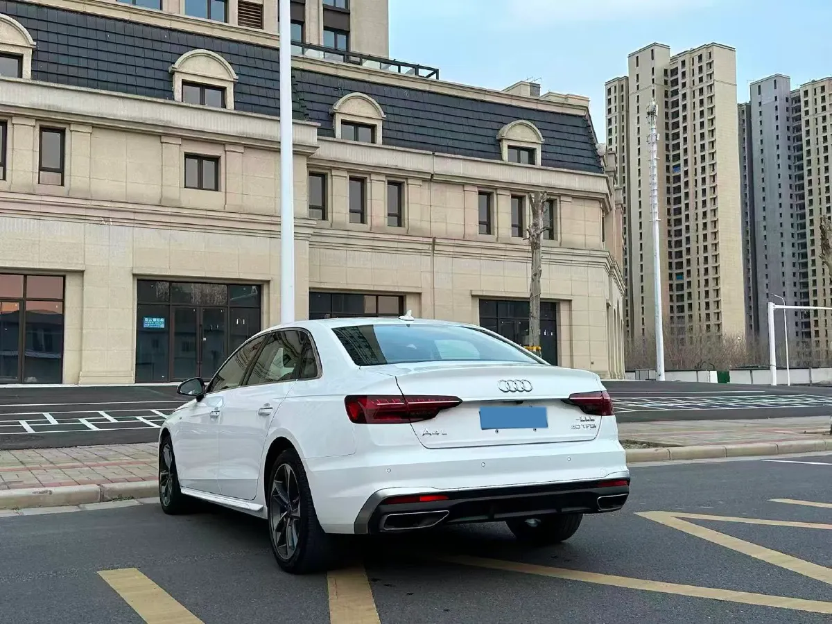 2023 Audi A4L 2.0T 190HP L4 7DCT,autocango,china used car exporter,china ev exporter,chinese used car exporter,chinese used ev exporter