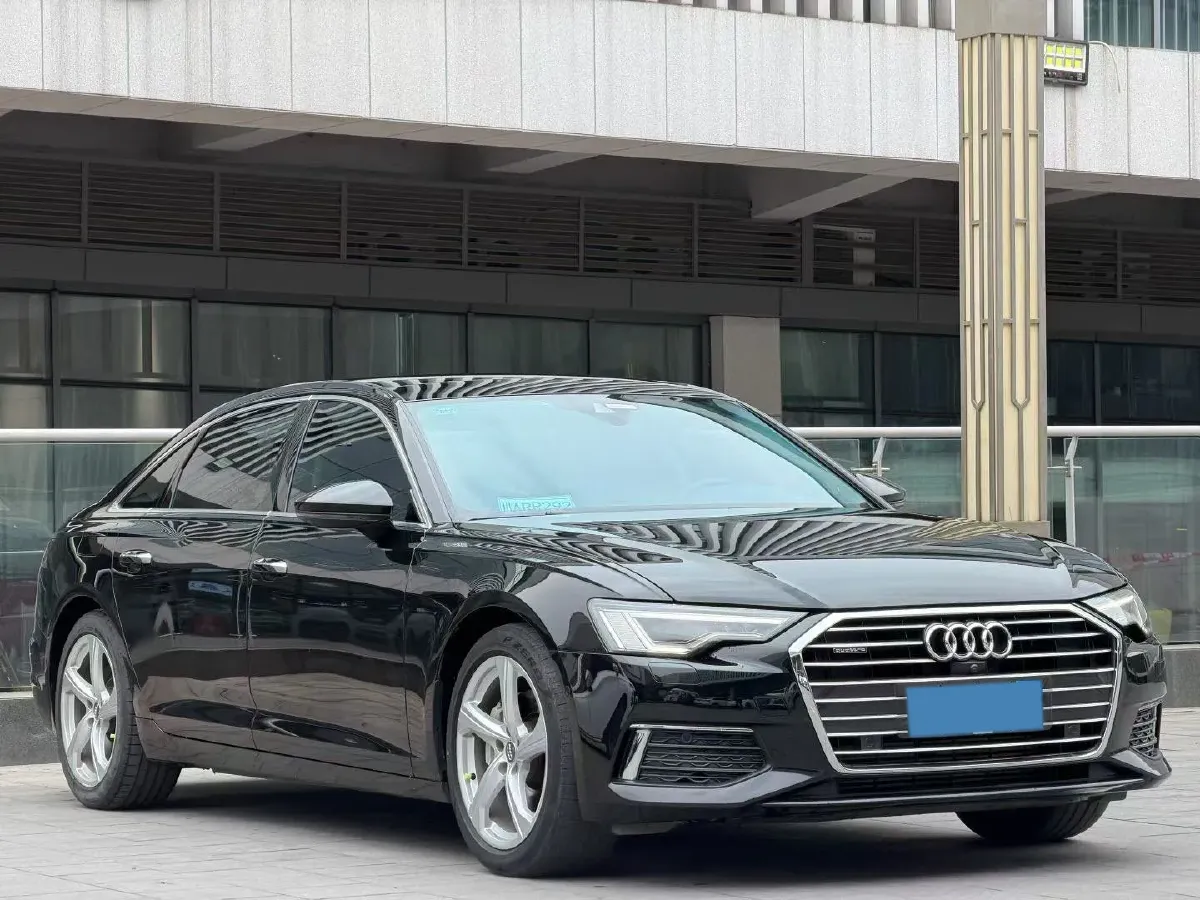 2019 Mercedes-Benz GLC Class 2.0T 245HP L4 9AT,autocango,china used car exporter,china ev exporter,chinese used car exporter,chinese used ev exporter