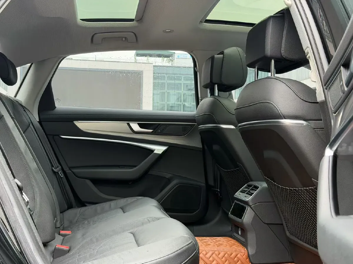 2019 Mercedes-Benz GLC Class 2.0T 245HP L4 9AT,autocango,china used car exporter,china ev exporter,chinese used car exporter,chinese used ev exporter