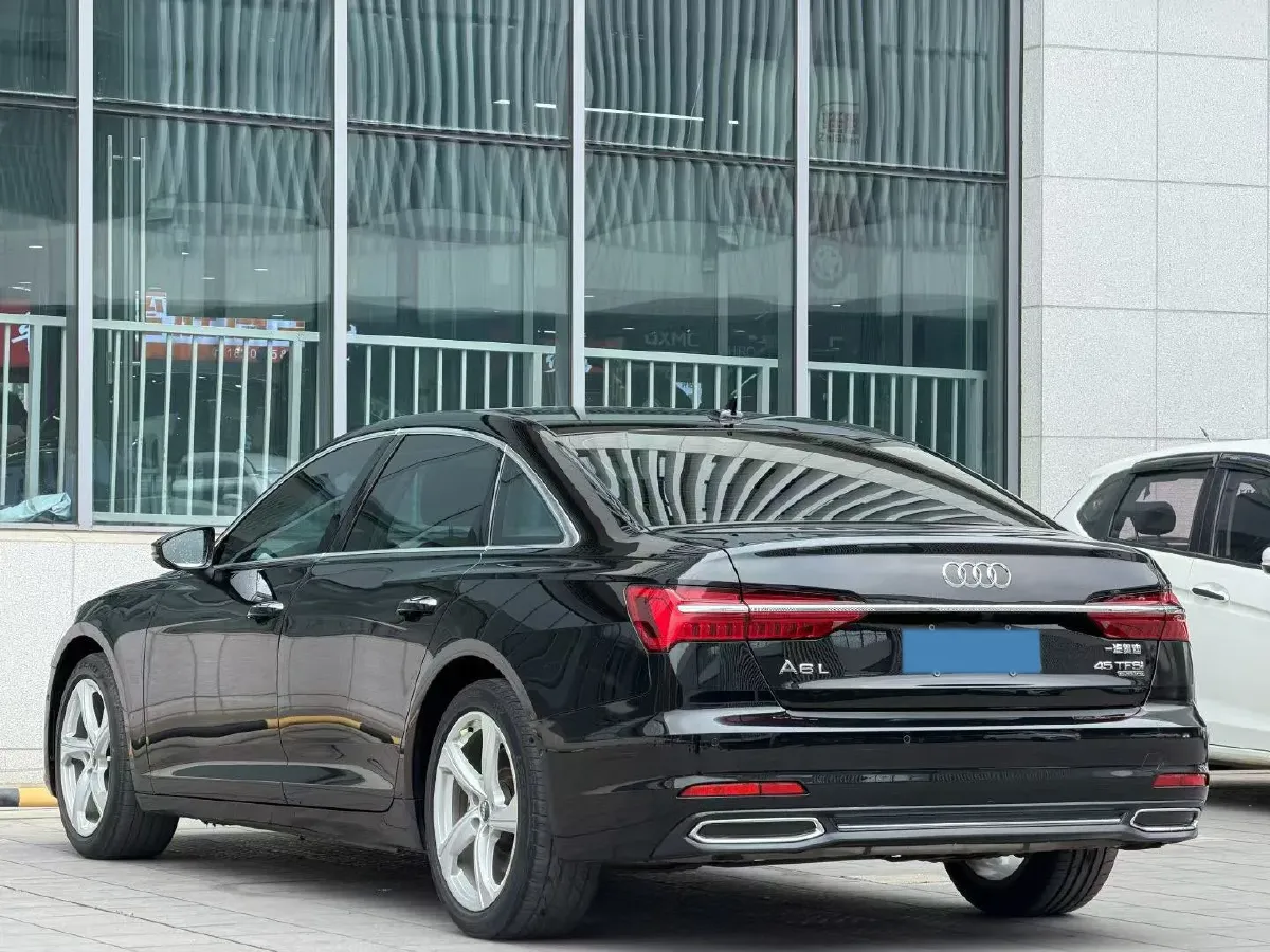 2019 Mercedes-Benz GLC Class 2.0T 245HP L4 9AT,autocango,china used car exporter,china ev exporter,chinese used car exporter,chinese used ev exporter