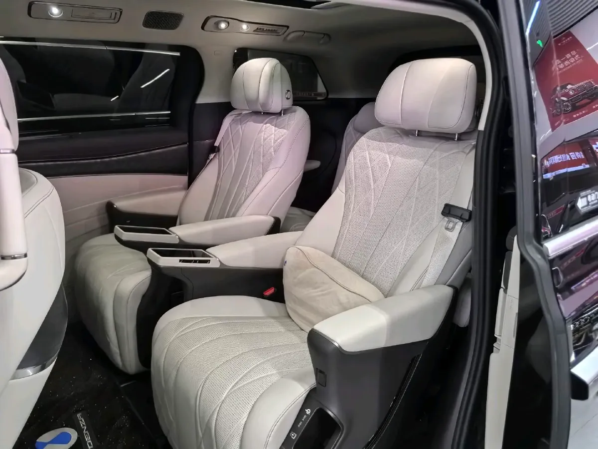 2025 Denza D9 1.5T 156HP L4 E-CVT PHEV 40KWH,autocango,china used car exporter,china ev exporter,chinese used car exporter,chinese used ev exporter