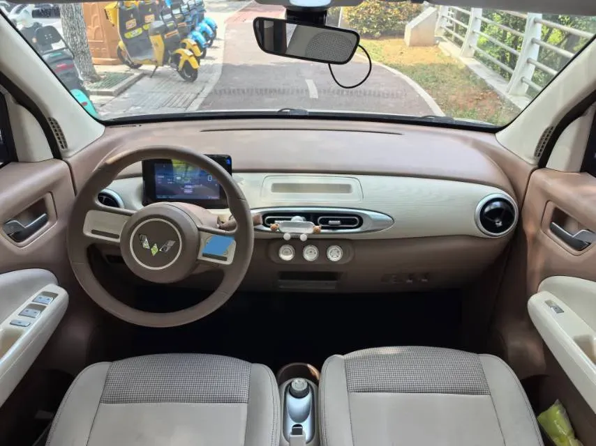 2025 WuLing HongGuang MINI EV BEV 16.2KWH,autocango,china used car exporter,china ev exporter,chinese used car exporter,chinese used ev exporter