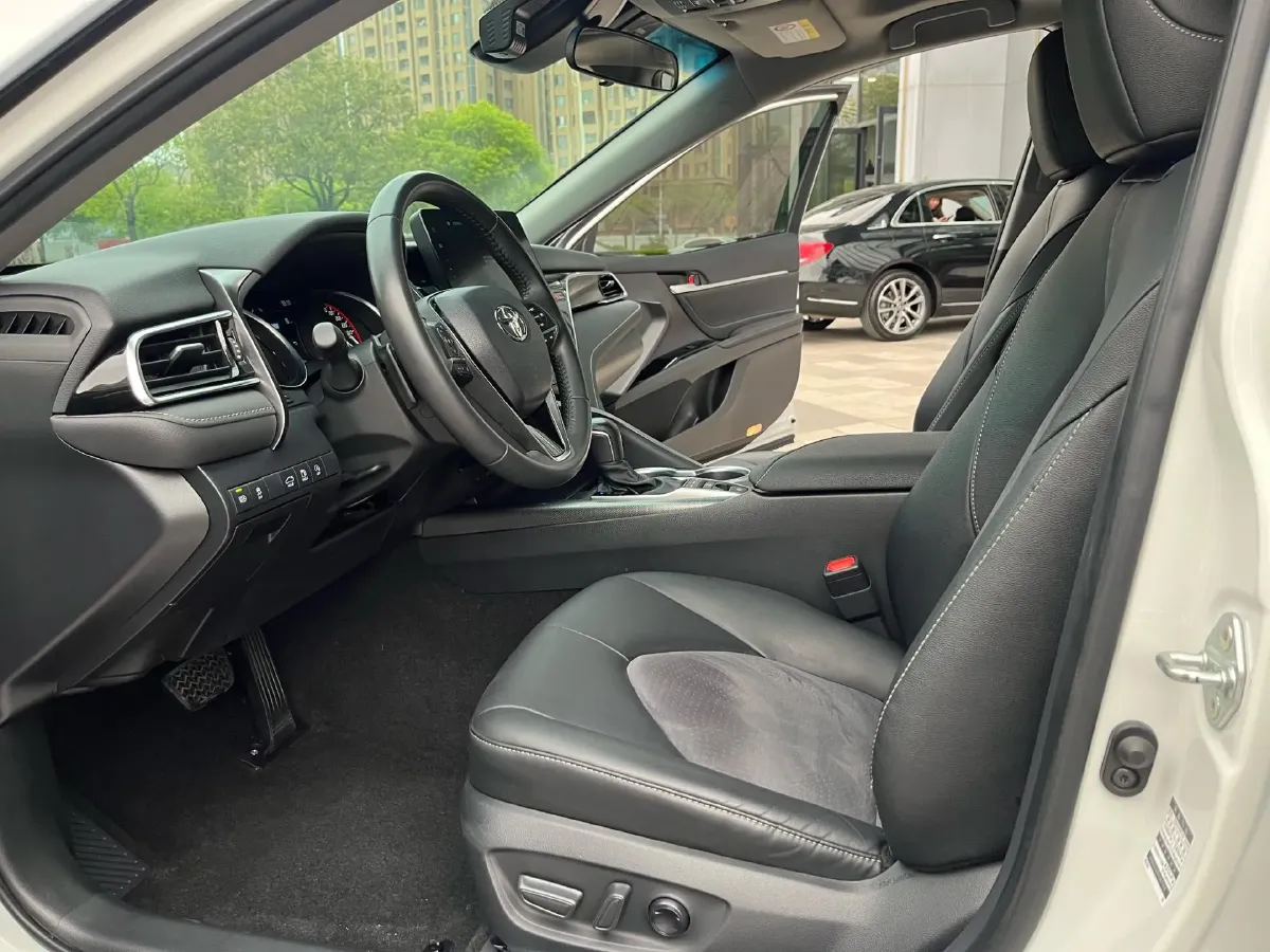 2023 Toyota Camry 2.0L 177HP L4 CVT,autocango,china used car exporter,china ev exporter,chinese used car exporter,chinese used ev exporter