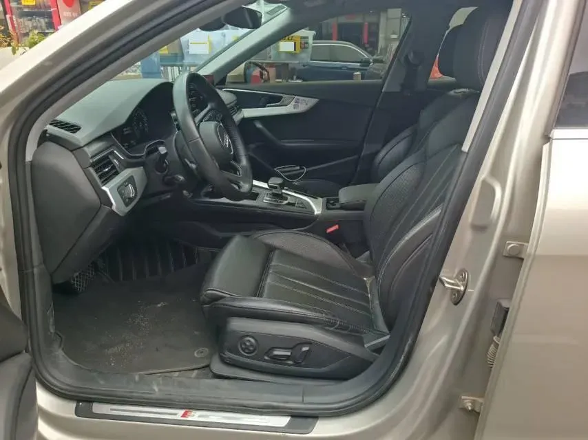 2020 Audi A4L 2.0T 190HP L4 7DCT,autocango,china used car exporter,china ev exporter,chinese used car exporter,chinese used ev exporter