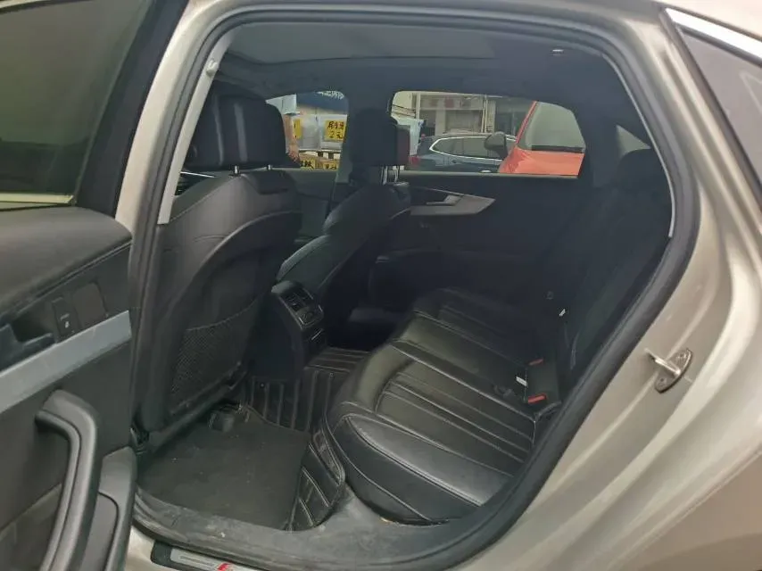 2020 Audi A4L 2.0T 190HP L4 7DCT,autocango,china used car exporter,china ev exporter,chinese used car exporter,chinese used ev exporter