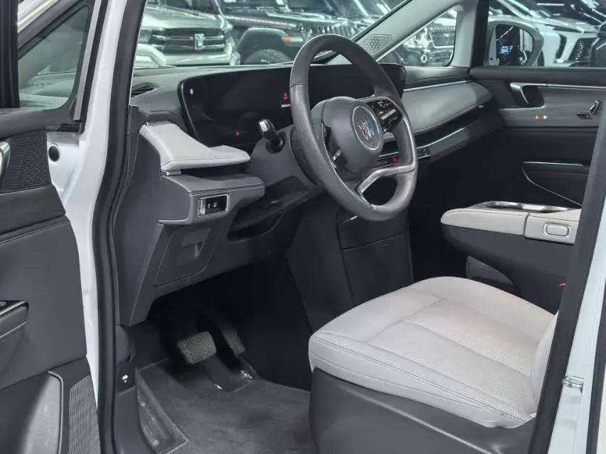 2025 Buick GL8 2.0T 237HP L4 9AT,autocango,china used car exporter,china ev exporter,chinese used car exporter,chinese used ev exporter