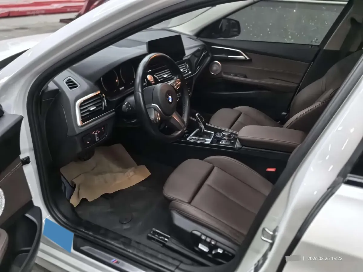 2023 BMW 1 Series 1.5T 136HP L3 7DCT,autocango,china used car exporter,china ev exporter,chinese used car exporter,chinese used ev exporter