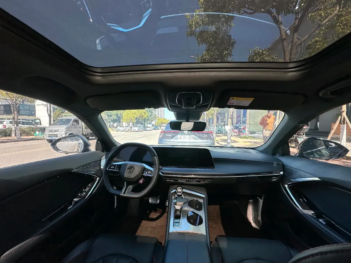 2023 MG 7 2.0T 261HP L4 9AT,autocango,china used car exporter,china ev exporter,chinese used car exporter,chinese used ev exporter