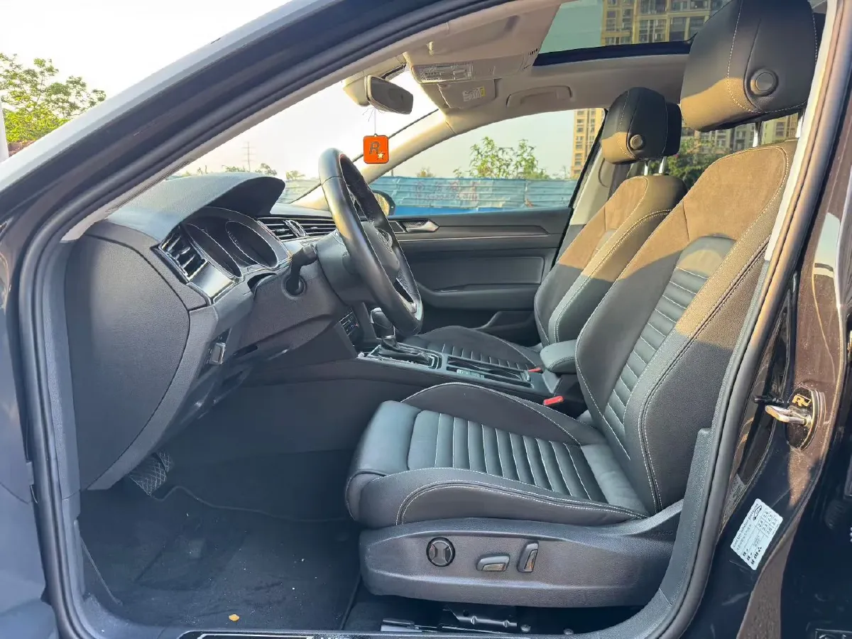 2020 Volkswagen Magotan 2.0T 186HP L4 7DCT,autocango,china used car exporter,china ev exporter,chinese used car exporter,chinese used ev exporter