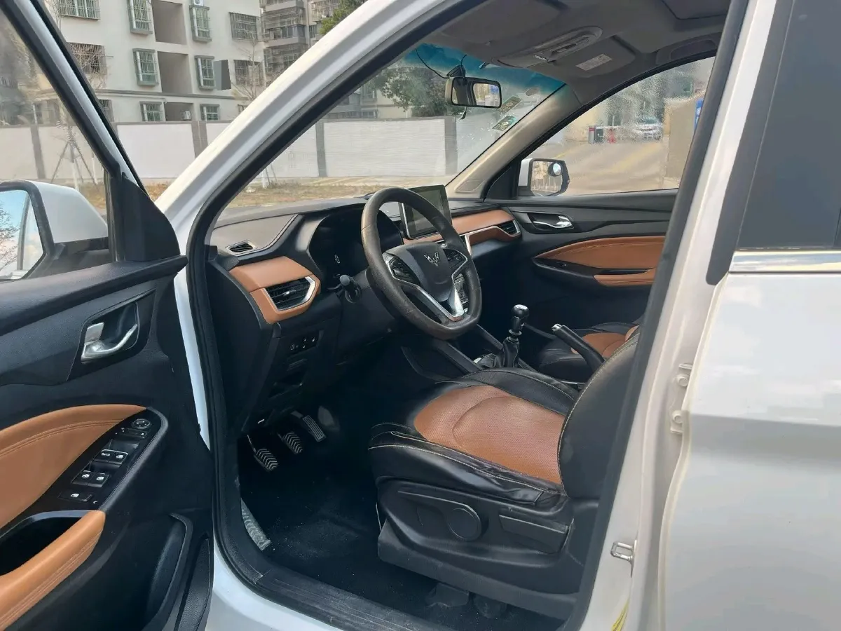 2018 WuLing HongGuang S3 1.5L 112HP L4 6MT,autocango,china used car exporter,china ev exporter,chinese used car exporter,chinese used ev exporter
