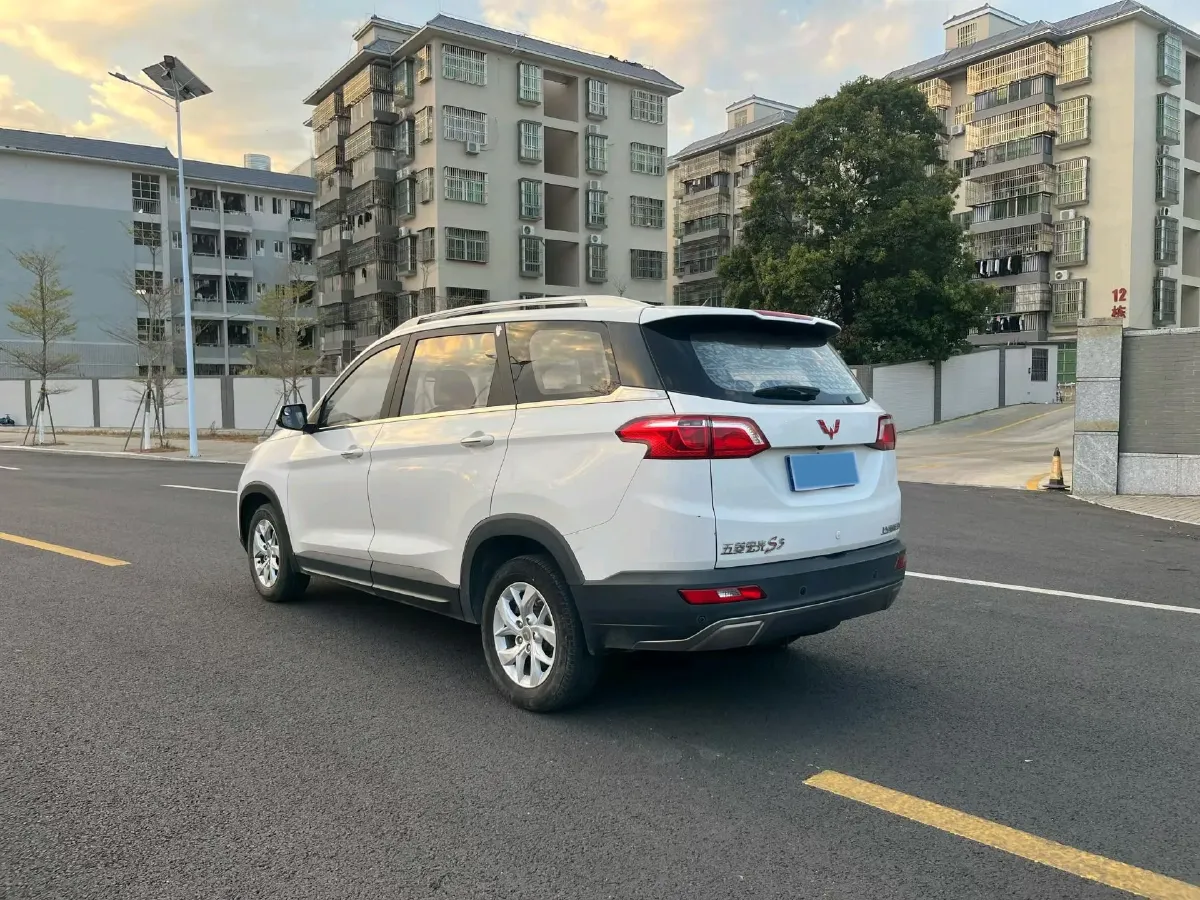 2018 WuLing HongGuang S3 1.5L 112HP L4 6MT,autocango,china used car exporter,china ev exporter,chinese used car exporter,chinese used ev exporter