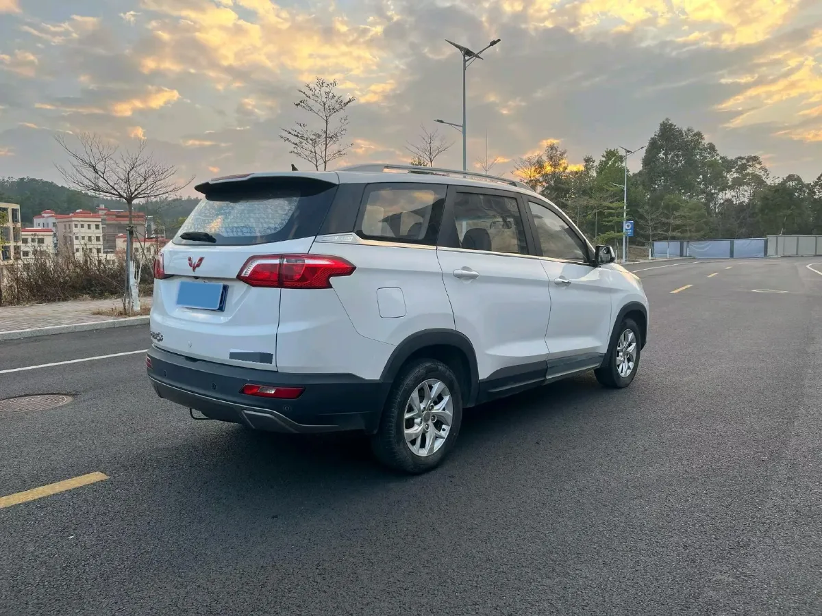 2018 WuLing HongGuang S3 1.5L 112HP L4 6MT,autocango,china used car exporter,china ev exporter,chinese used car exporter,chinese used ev exporter