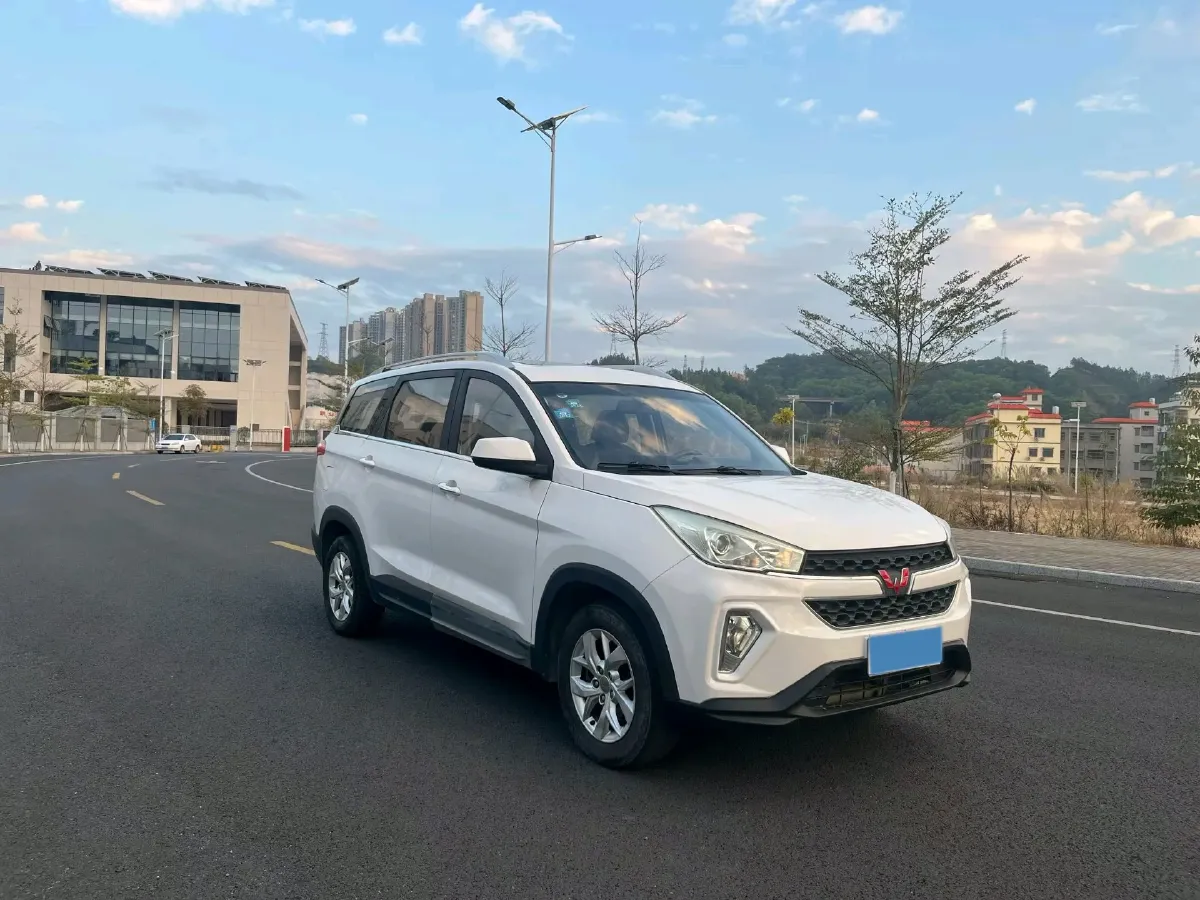2018 WuLing HongGuang S3 1.5L 112HP L4 6MT,autocango,china used car exporter,china ev exporter,chinese used car exporter,chinese used ev exporter