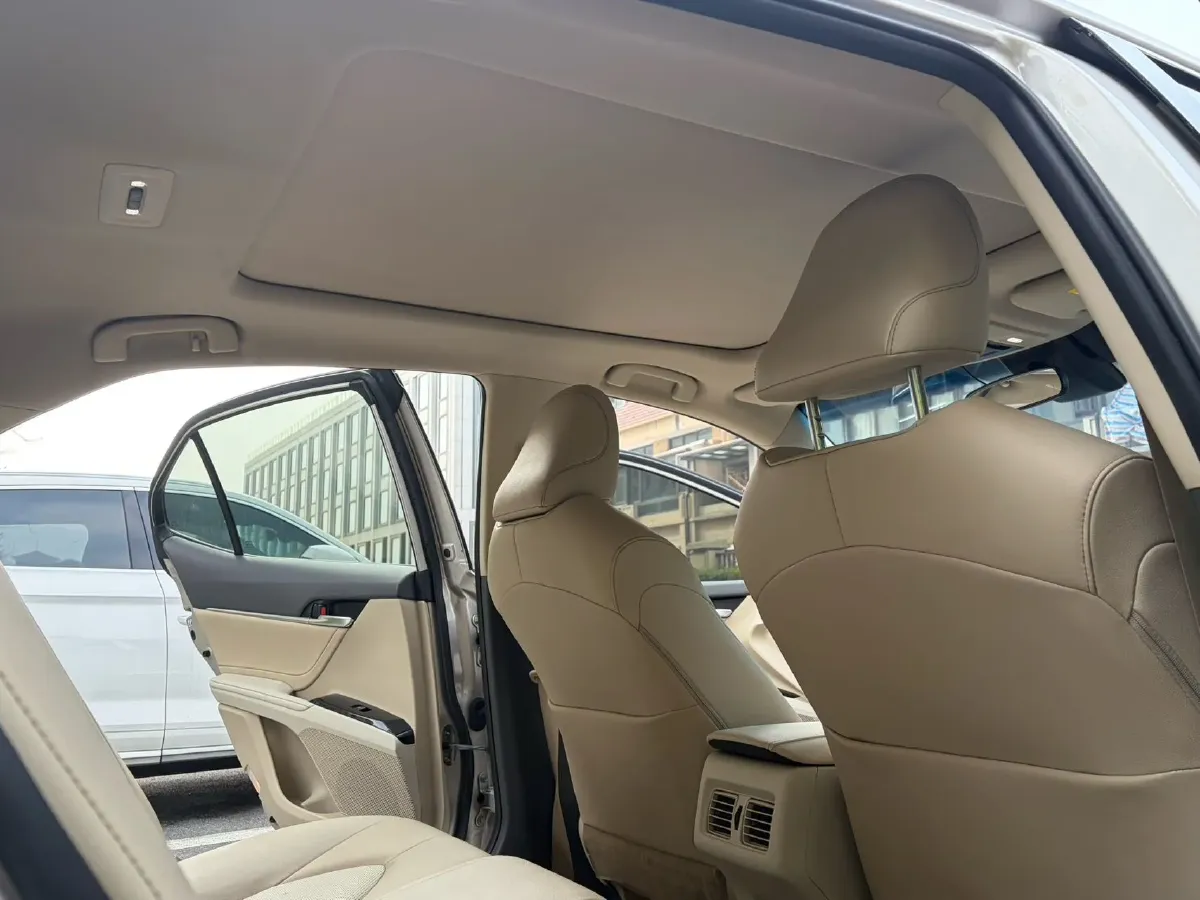 2019 Toyota Camry 2.5L 209HP L4 8AT,autocango,china used car exporter,china ev exporter,chinese used car exporter,chinese used ev exporter