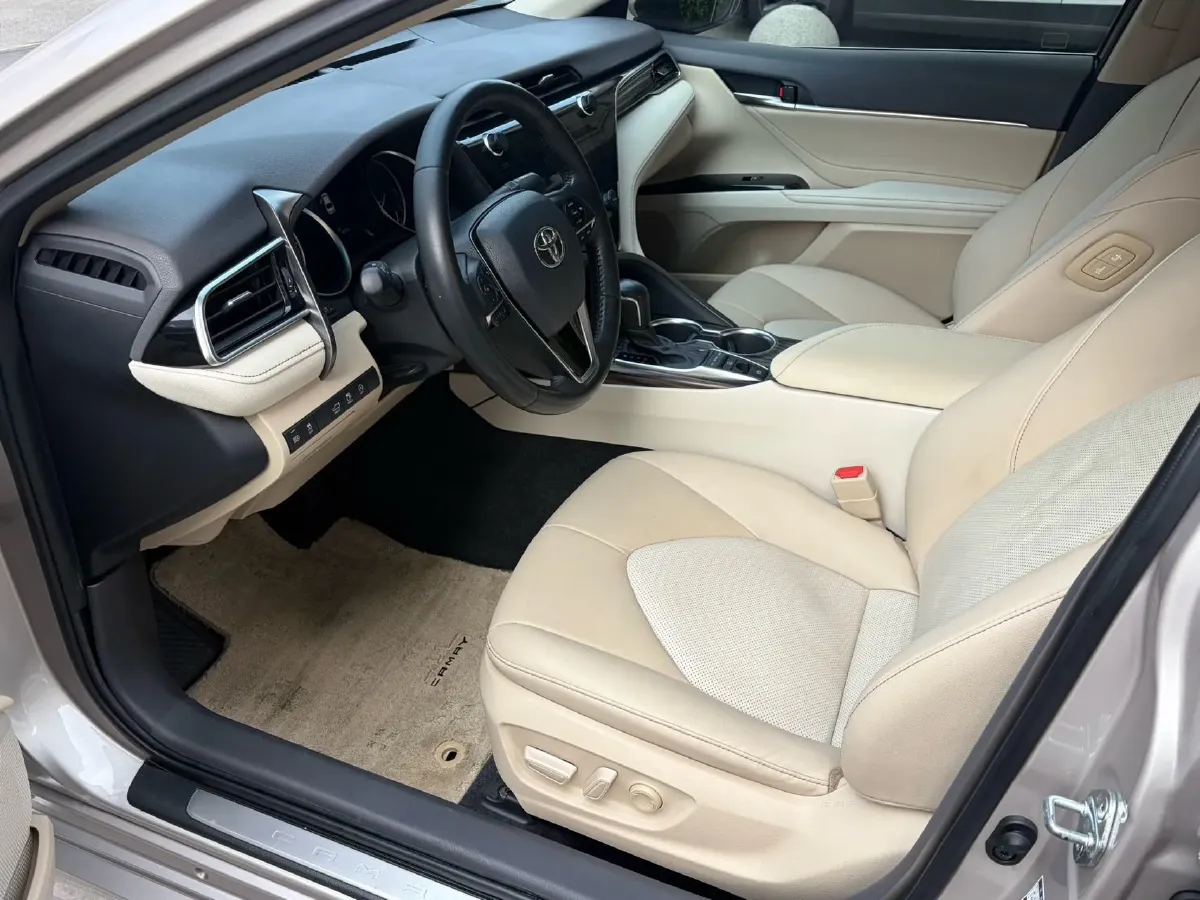 2019 Toyota Camry 2.5L 209HP L4 8AT,autocango,china used car exporter,china ev exporter,chinese used car exporter,chinese used ev exporter