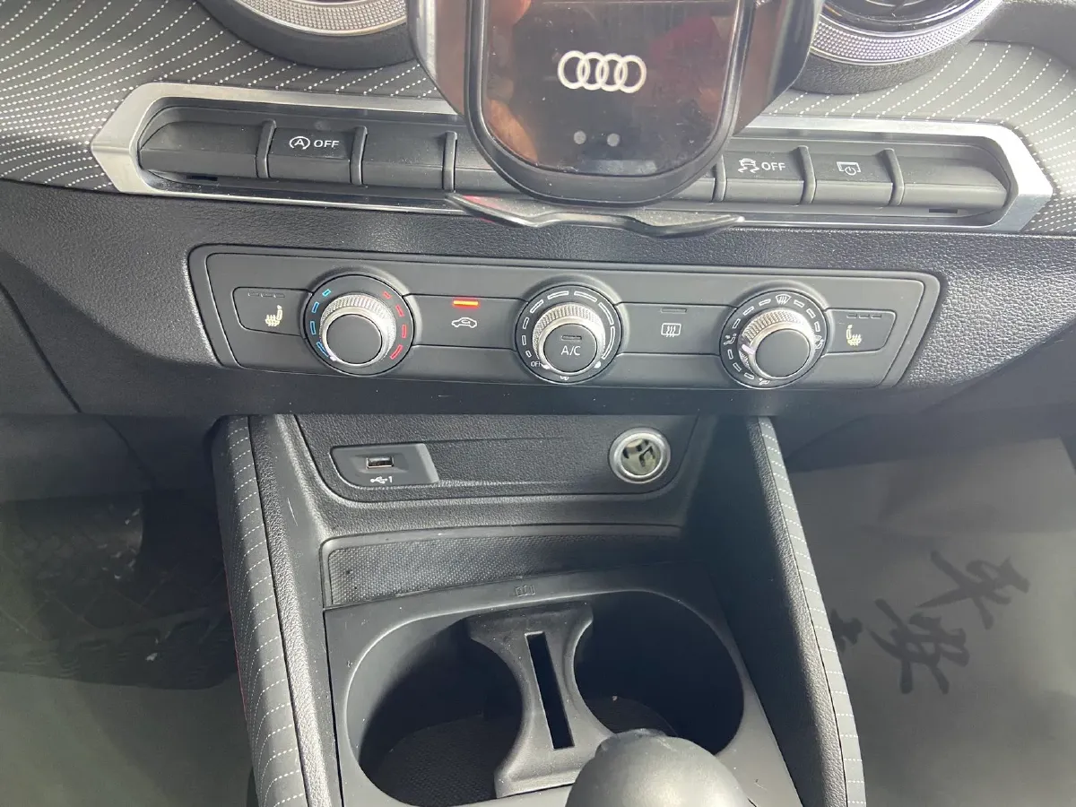 2022 Audi Q2L 1.4T 150HP L4 7DCT,autocango,china used car exporter,china ev exporter,chinese used car exporter,chinese used ev exporter