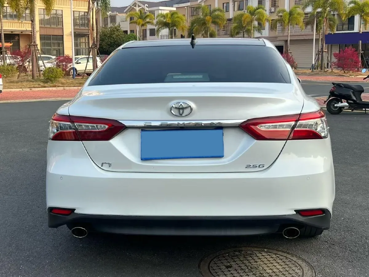 2021 Toyota Camry 2.5L 209HP L4 8AT,autocango,china used car exporter,china ev exporter,chinese used car exporter,chinese used ev exporter