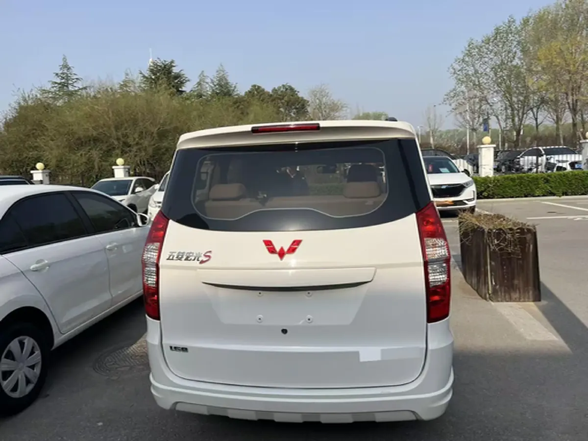 2018 WuLing HongGuang 1.5L 105HP L4 5MT,autocango,china used car exporter,china ev exporter,chinese used car exporter,chinese used ev exporter