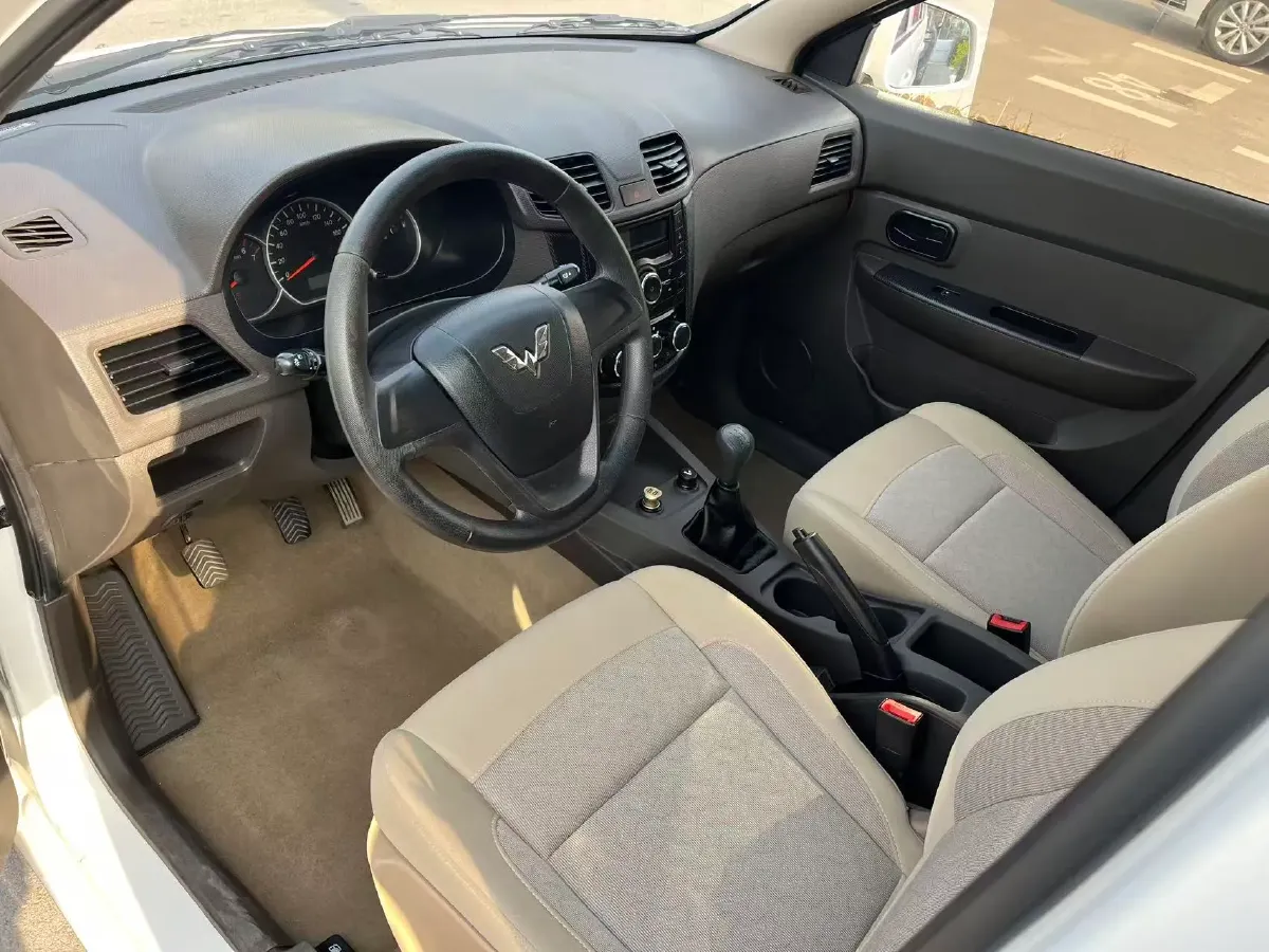 2018 WuLing HongGuang 1.5L 105HP L4 5MT,autocango,china used car exporter,china ev exporter,chinese used car exporter,chinese used ev exporter