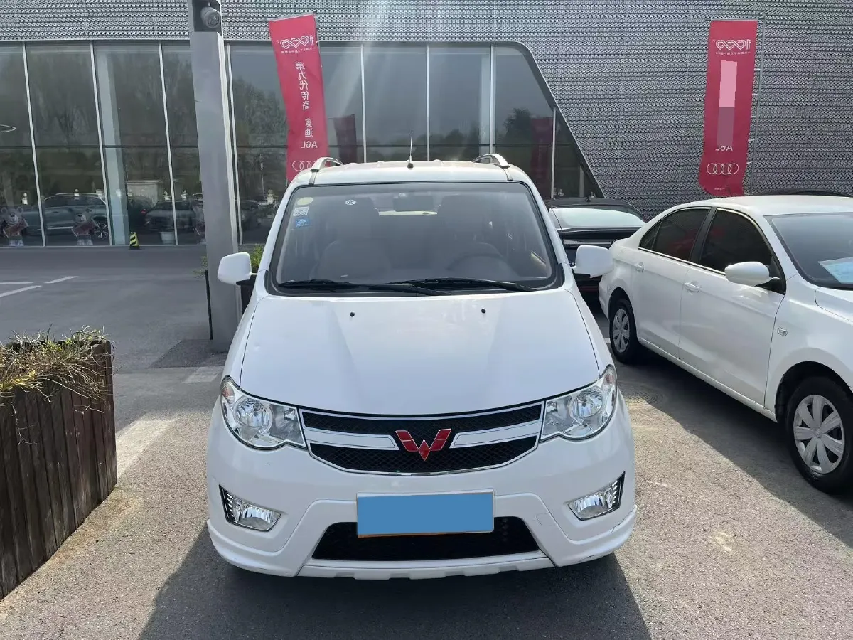 2018 WuLing HongGuang 1.5L 105HP L4 5MT,autocango,china used car exporter,china ev exporter,chinese used car exporter,chinese used ev exporter