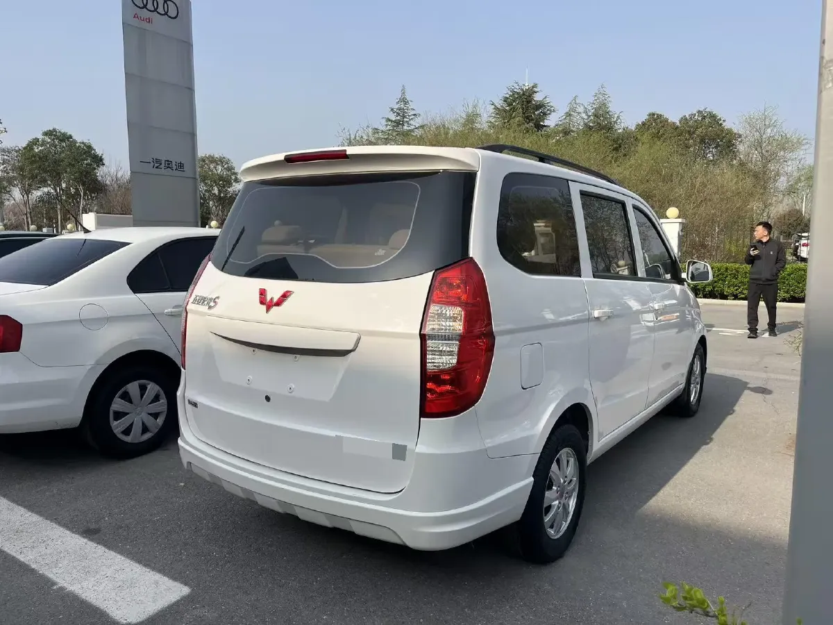 2018 WuLing HongGuang 1.5L 105HP L4 5MT,autocango,china used car exporter,china ev exporter,chinese used car exporter,chinese used ev exporter