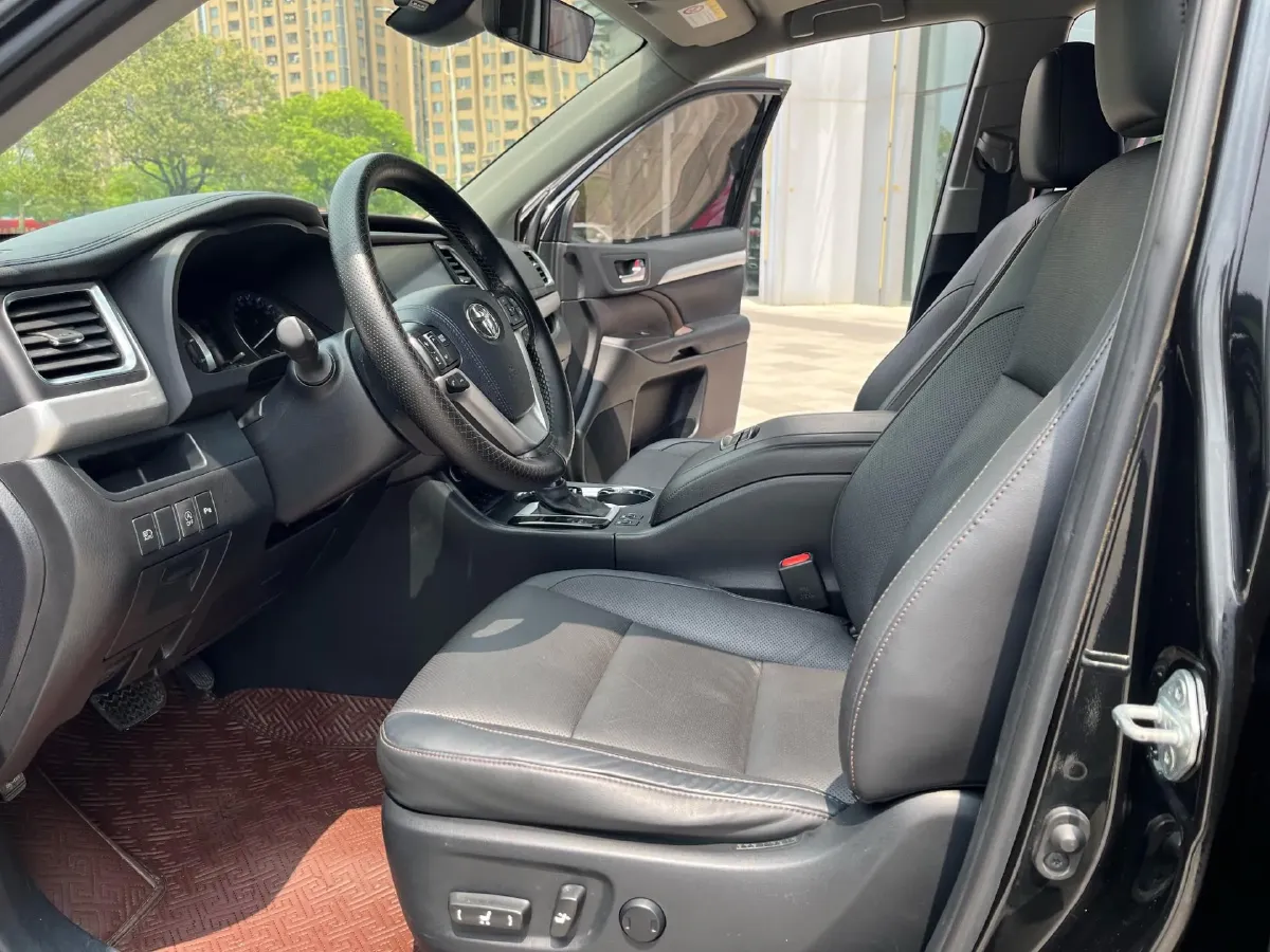 2021 Toyota Highlander 2.0T 220HP L4 6AT,autocango,china used car exporter,china ev exporter,chinese used car exporter,chinese used ev exporter