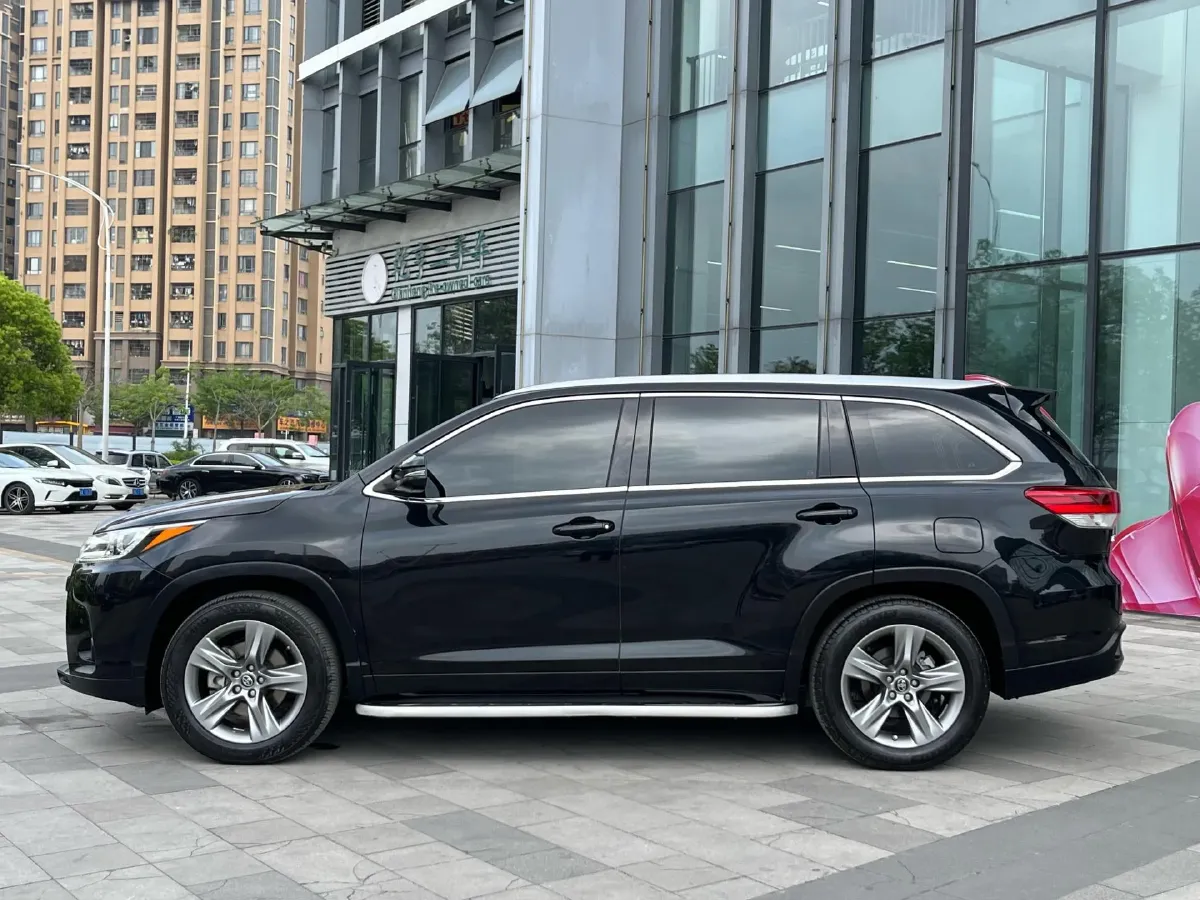 2021 Toyota Highlander 2.0T 220HP L4 6AT,autocango,china used car exporter,china ev exporter,chinese used car exporter,chinese used ev exporter