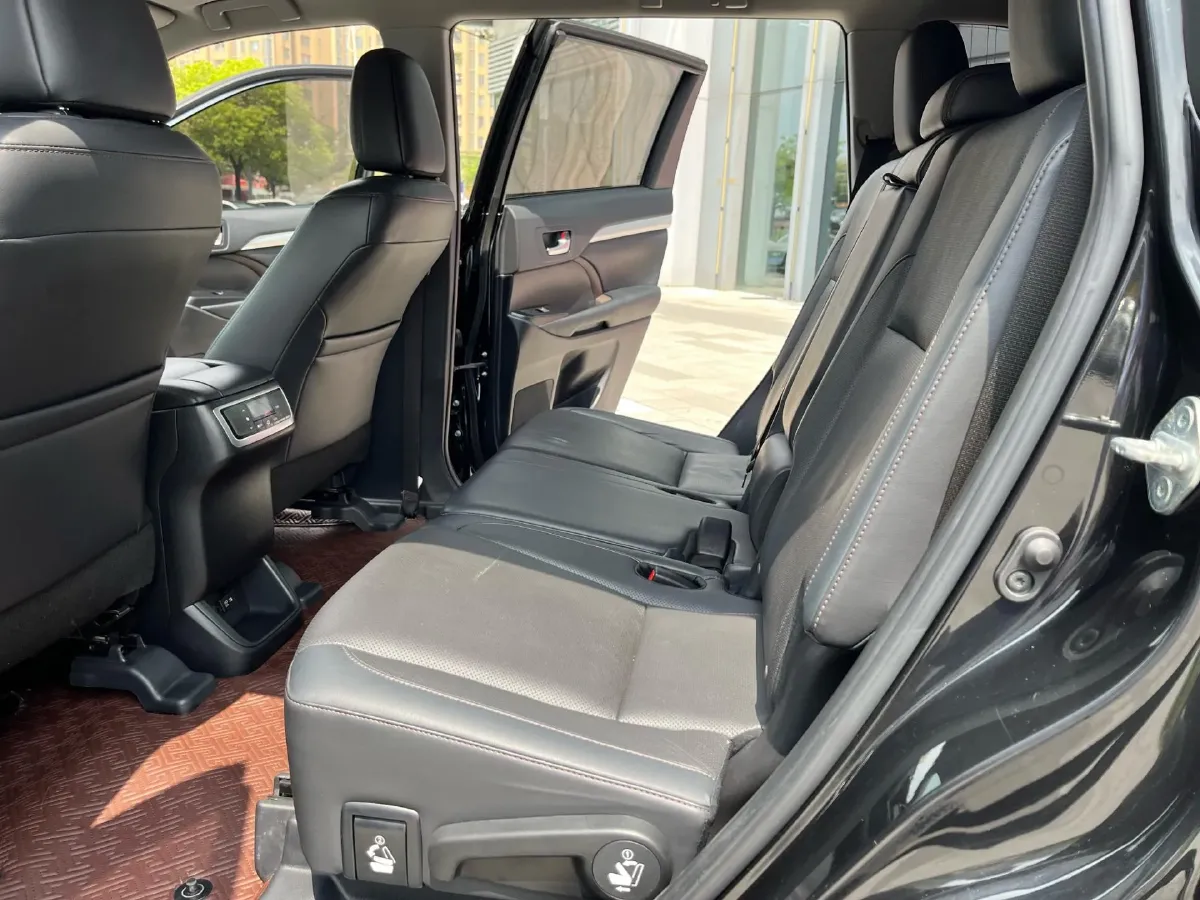 2021 Toyota Highlander 2.0T 220HP L4 6AT,autocango,china used car exporter,china ev exporter,chinese used car exporter,chinese used ev exporter