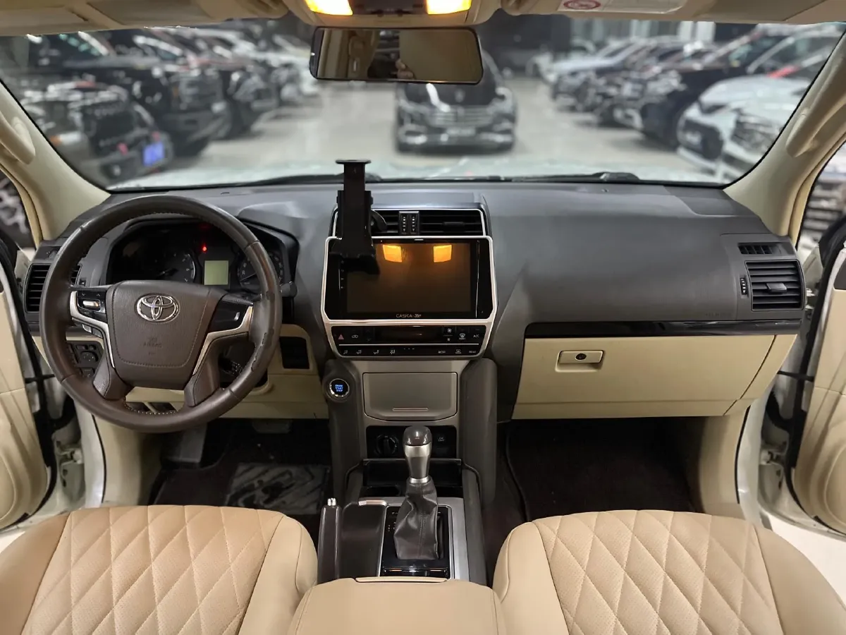 2019 Land Rover Range Rover Velar 2.0T 300HP L4 8AT,autocango,china used car exporter,china ev exporter,chinese used car exporter,chinese used ev exporter