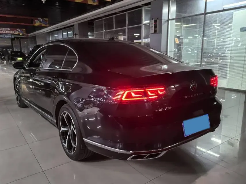 2024 Volkswagen Magotan 2.0T 186HP L4 7DCT,autocango,china used car exporter,china ev exporter,chinese used car exporter,chinese used ev exporter