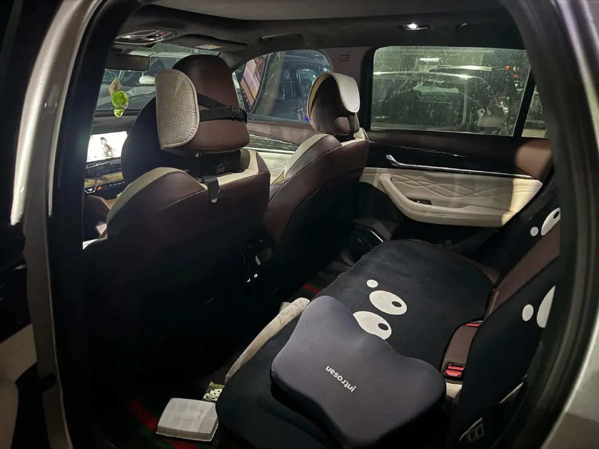 2021 Geely Monjaro 2.0T 218HP L4 7DCT,autocango,china used car exporter,china ev exporter,chinese used car exporter,chinese used ev exporter