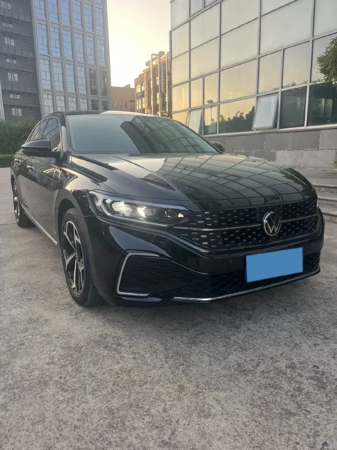 2024 Volkswagen Passat 2.0T 220HP L4 7DCT,autocango,china used car exporter,china ev exporter,chinese used car exporter,chinese used ev exporter