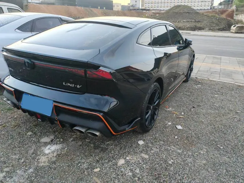 2022 ChangAn UNI-V 1.5T 188HP L4 7DCT,autocango,china used car exporter,china ev exporter,chinese used car exporter,chinese used ev exporter