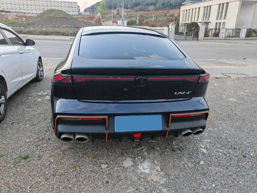 2022 ChangAn UNI-V 1.5T 188HP L4 7DCT,autocango,china used car exporter,china ev exporter,chinese used car exporter,chinese used ev exporter