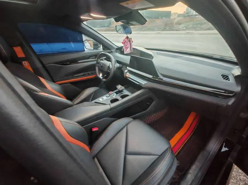 2022 ChangAn UNI-V 1.5T 188HP L4 7DCT,autocango,china used car exporter,china ev exporter,chinese used car exporter,chinese used ev exporter